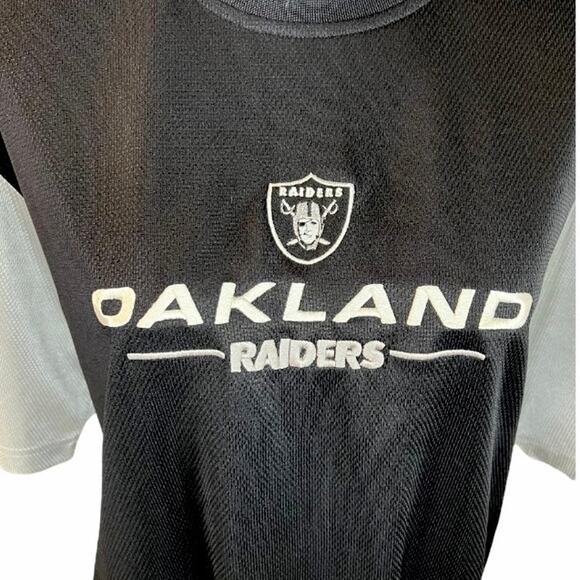 Oakland Raiders Black and Gray T-Shirt football sportswear tailgating NFL - Picture 2 of 6